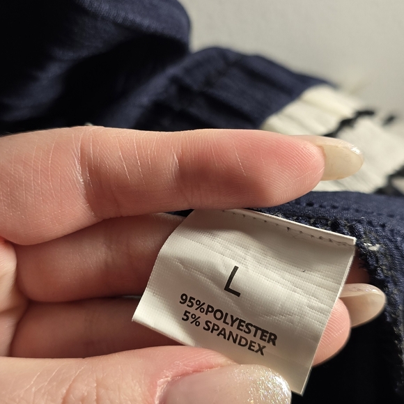 Navy Blue Pleated Dress with White Accents - Picture 4 of 4